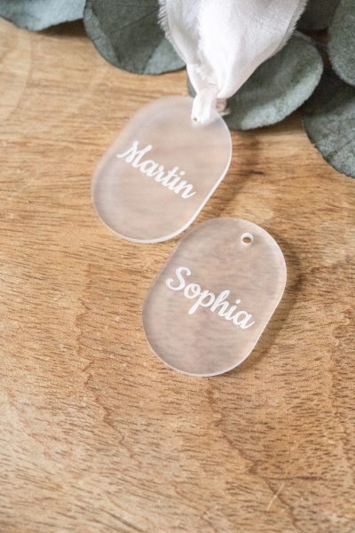 Tischkärtchen / Platzkarte / Namensschild / Gastgeschenk aus Acryl / Form oval - personalisiert